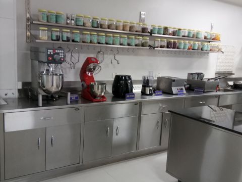 Bếp Ăn Công Nghiệp